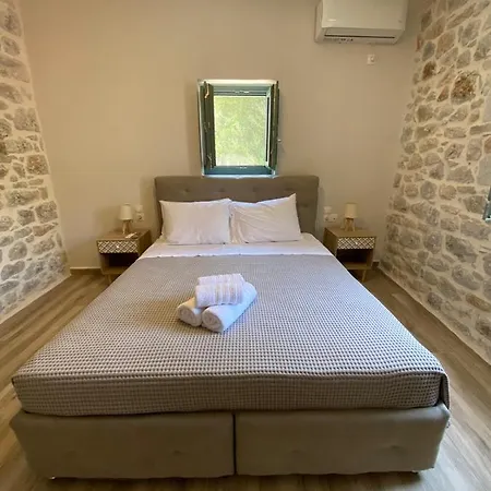 Mainotti's House With Balcony Areopoli