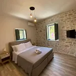 Mainotti's House With Balcony Areopoli