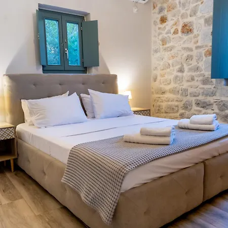Mainotti's House With Balcony Apartment Areopoli