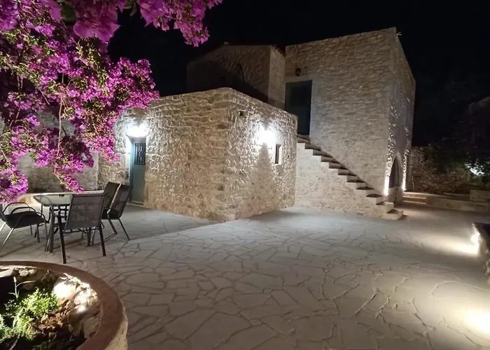 Daire Mainotti's House With Balcony